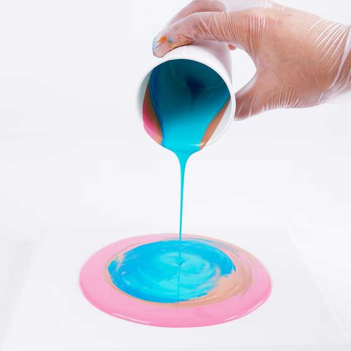 Mont%20Marte%20Pouring%20Acrylic%2060ml-Flamingo%20-%20Image%203
