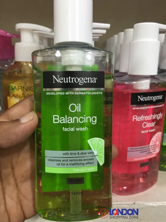 NEUTROGENA%20Oil%20Balancing%20Facial%20Wash%20200ml%20UK%20-%20Image%203