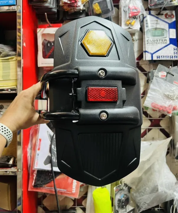 Universal%20Motorcycle%20Rear%20Wheel%20Cover%20Tyre%20Guard%20Mudguard%20And%20Bracket%20Set%20-%20Image%202