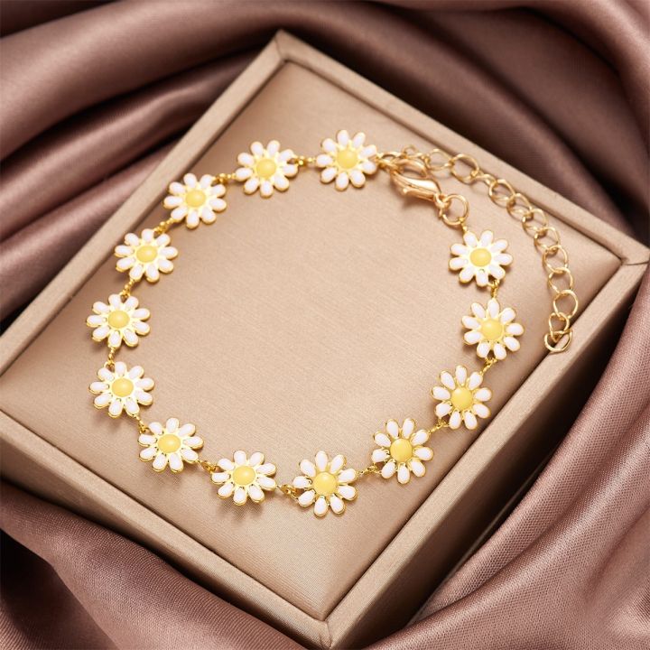 Fashion%20Korean%20Sweet%20Daisy%20Flower%20Bracelets%20For%20Women%20Girls%20Minimalist%20Enamel%20Sunflower%20Aesthetic%20Bracelet%20Wedding%20Party%20Jewelry%20-%20Image%202