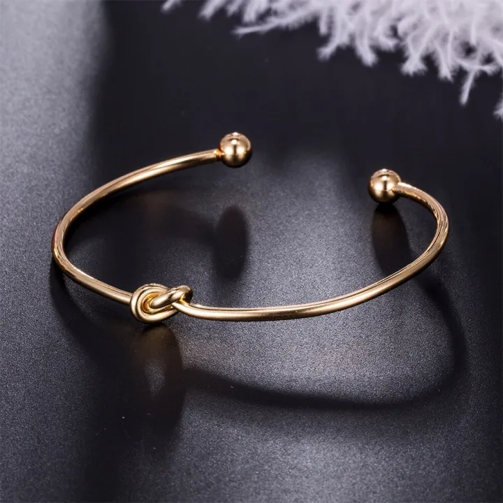 New%20Trendy%20Fashionable%204Pcs/%20Set%20Women%20Simple%20Design%20Gold%20Plated%20Chain%20Bracelets%20for%20Girls%20Simple%20Stylish%20/%20Bracelet%20for%20Women%20New%20Collection%202024%20-%20Image%206