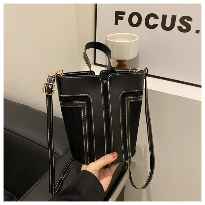 Winter%202023%20New%20Handbag%20Trend%20Design%20Special%20Fabric%20Material%20Shoulder%20Bag%20Fashion%20Bucket%20Bag%20Simple%20Women%20-%20Image%204