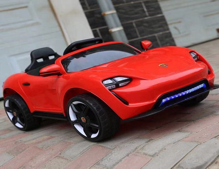 Ride-on%20Car%20CE%20Licensed%20FB%20-%20Image%204