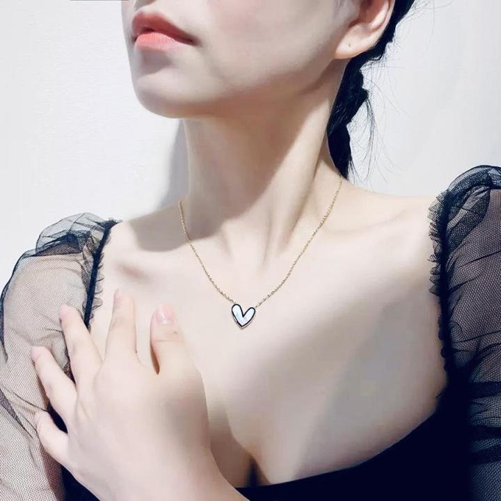 Summer%20titanium%20steel%20love%20pendant%20necklace%202022%20new%20women's%20niche%20design%20sense%20light%20luxury%20clavicle%20chain%20simple%20necklace%20-%20Image%203