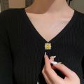 SUYU Fashion Simulation Crystal Brooch Small Pin Suit Cardigan Corsage Neckline Pin Accessories. 