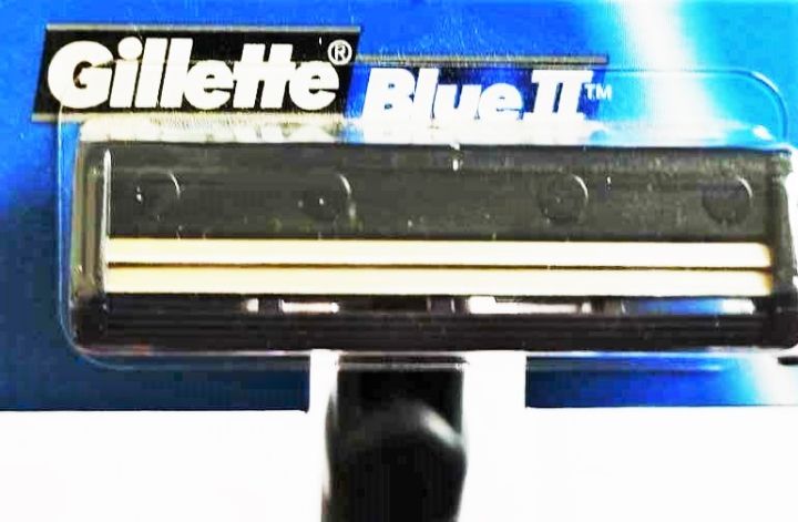 4%20Pcs%20Exclusive%20Men%E2%80%99s%20Disposable%20Razors%20-%20Image%204