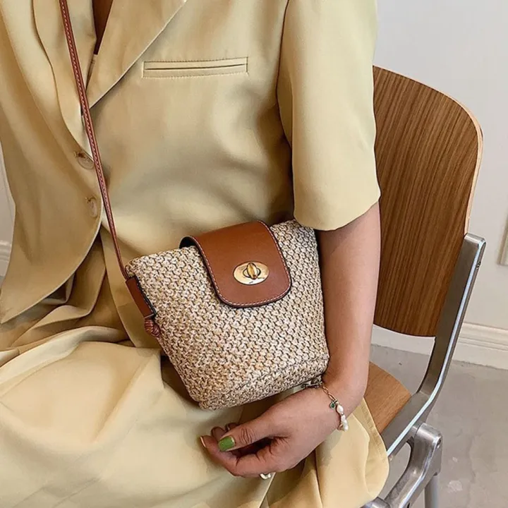 Mini%20Weave%20Straw%20Bag%20Bucket%20Bag%20for%20Women's%20Travel%20Vacation%20Beach%20Shoulder%20Bag%20Small%20Crossbody%20Bag%20Cute%20Sweet%20Style%20Handbag%20-%20Image%203