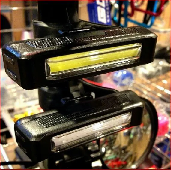 High%20Brightness%20Bike%20Rear%20Light%20Red/Blue,%20Powerful%20LED%20Bicycle%20Tail%20Light%20Rechargeable%20with%205%20Steday/Flash%20Modes%20Bicycle%20Accessories%20-%20Cycle%20Accessories%20-%20Cycle%20Accessories%20-%20Image%202