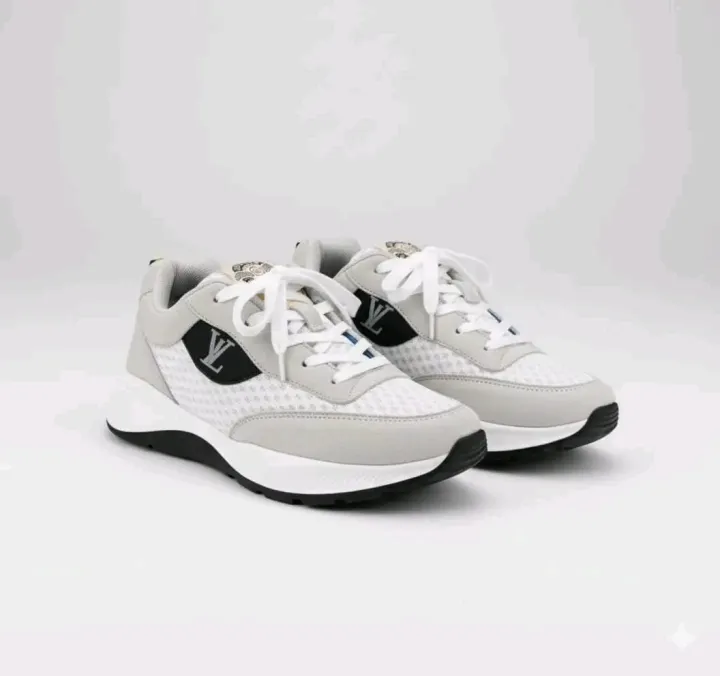 High-Quality%20Sports%20Sneakers%20Men%20Casual%20Shoes%20Fashion%20Sneakers%20-%20Flyknit%20Lightweight%20Slip-On%20Men's%20-%20Comfortable%20All%20Seasons%20-%20Image%203