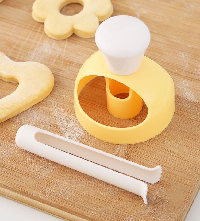 Donut%20Mold%20Cutter%20Bread%20Creative%20Kitchen%20Accessories%20Gadgets%20Food%20Desserts%20Maker%20Supplies%20Kitchen%20Cooking%20Baking%20Tools%20-%20Image%204