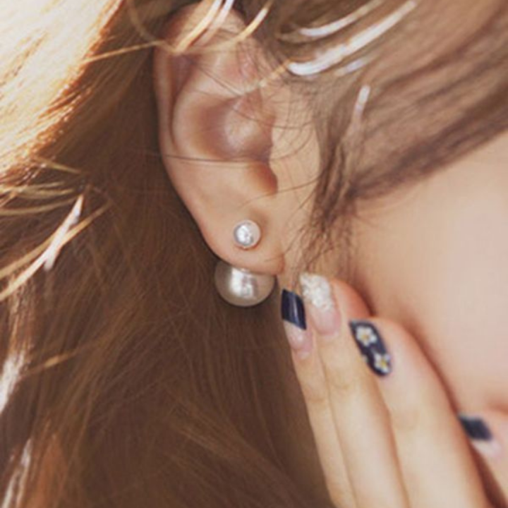 Double%20Pearl%20Earring%20Easy%20Matching%20Women%20Round%20Big%20And%20Small%20Pearl%20Ear%20Studs%20for%20Wedding%20-%20Image%204