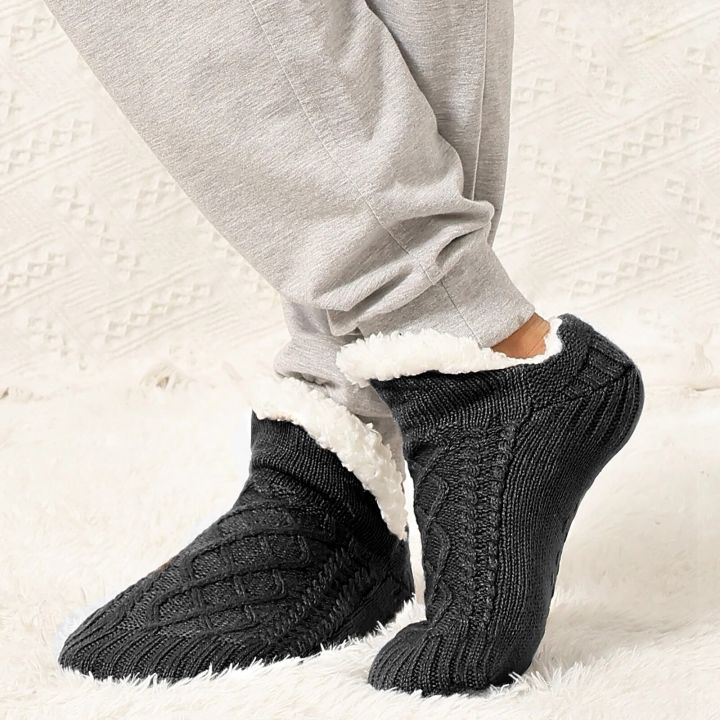SIHOHAN%20Men's%20Thermal%20Slipper%20Socks%20Cozy%20Fleece%20Lined%20Fluffy%20Non-slip%20Floor%20Socks%20with%20Grippers%20Winter%20Thick%20Knitted%20Bed%20Socks%20-%20Image%204