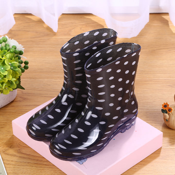 Short%20Net%20Red%20Rain%20Shoes%20Waterproof%20Shoes%20Rain%20Rubber%20Boots%20Shoe%20Cover%20Women's%20Plastic%20Cute%20Fashion%20Non-Slip%20Rain%20Boots%20-%20Image%203