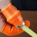 Silicone Thumb cutter + 5 Pieces Finger Protector Cutting Gears Vegetable Picking Nipping Plant Leaf Scissors Garden Gloves.