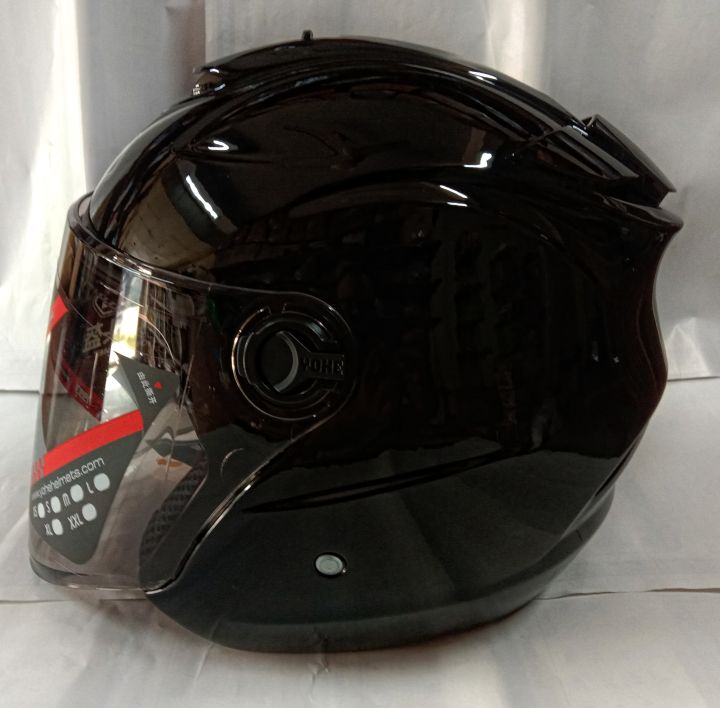 Yohe%20Halface%20Shiny%20Black%20Helmet:%20Stylish%20&%20Protective%20Motorcycle%20Helmet%20for%20Your%20Riding%20Adventures%20-%20Image%209