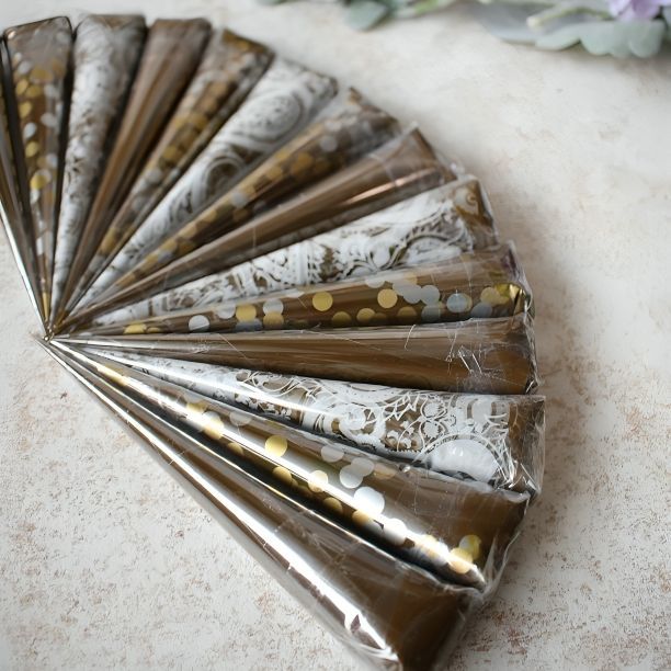 Organic%20Henna%20Mehedi%20Cone/Organic%20Henna%20Mehidi%20Cone/Mehendi%20Cone%20-1%20pcs%20-%20Image%202