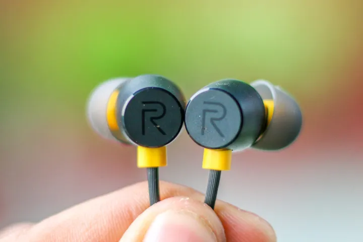 Realme%20Buds%202%20Earphone%203.5mm%20Earbuds%20In-Ear%20Wired%20Magnetic%20Earphone%20Music%20Headset%20For%20Smartphone%20with%20super%20bass%20and%20High%20quality%20-%20Image%202