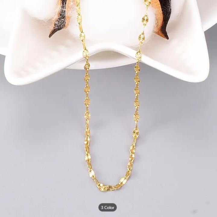 Simple%20Fashionable%20Chain%20Design%20For%20Women%20-%20Image%204