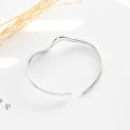 S925 silver-plated bracelet for women, simple Moebius twisted bracelet, glossy wave bracelet, open bracelet, hand jewelry.