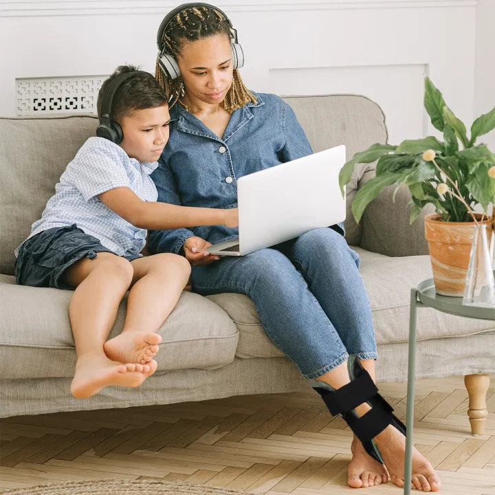 KOMZER%20Air%20Gel%20Ankle%20Brace,%20Stirrup%20Ankle%20Splint-Rigid%20Stabilizer%20for%20Sprains,%20Strains,%20Post-Op%20Cast%20Support%20Injury%20Protection%20-%20Image%206