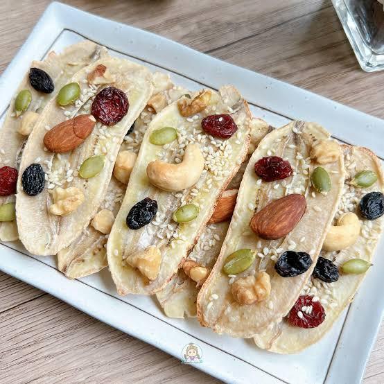 Nutri%20Banana%20Bites%20%E2%80%93%20Chewy%20Energy%20Snack%20%7C%20Natural%20Banana,%20Nuts%20&%20Seeds%20%7C%20No%20Frying%20%7C%20DryVerse%20-%20Image%204