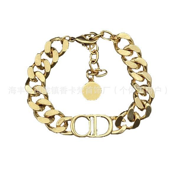 Di%20Home%20CD%20Pearl%20Star%20Bracelet%20Women's%20D%20Home%20High%20Edition%20Diamond%20Butterfly%20Enamel%20Bracelet%20Vintage%20Pig%20Nose%20Bracelet%20-%20Image%205