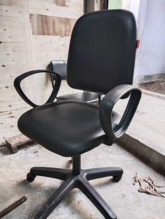 Swible%20Chair%20For%20Home%20&%20Office%20.%20Finest%20quality%20imported%20accessories%20ensure%20the%20strong%20%20structure.%20-%20Image%203