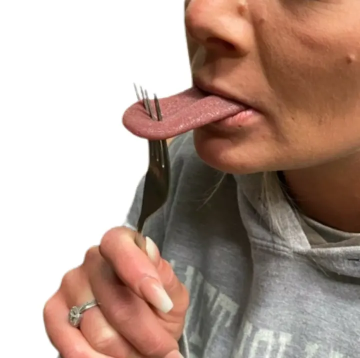 Silicone%20Fake%20Tongue%20Prank%20Magic%20Trick%20Scary%20Funny%20Toy%20-%20Image%209