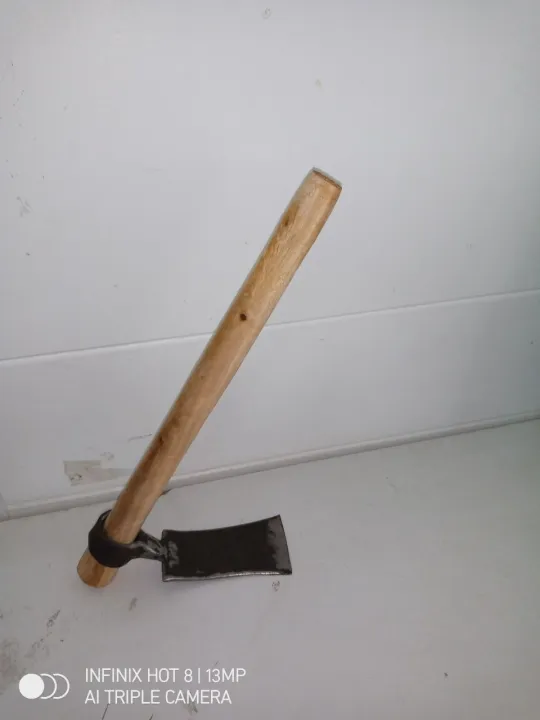 Garden%20Hoe%20Spade%20with%20Wooden%20Handle%20Agricultural%20Tool%20-%20Image%202