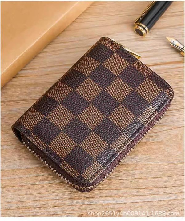Brown%20Dedit%20Or%20Credit%20Card%20Holder%20With%20Wallet%20for%20Men%20And%20Women%20-%20Image%202