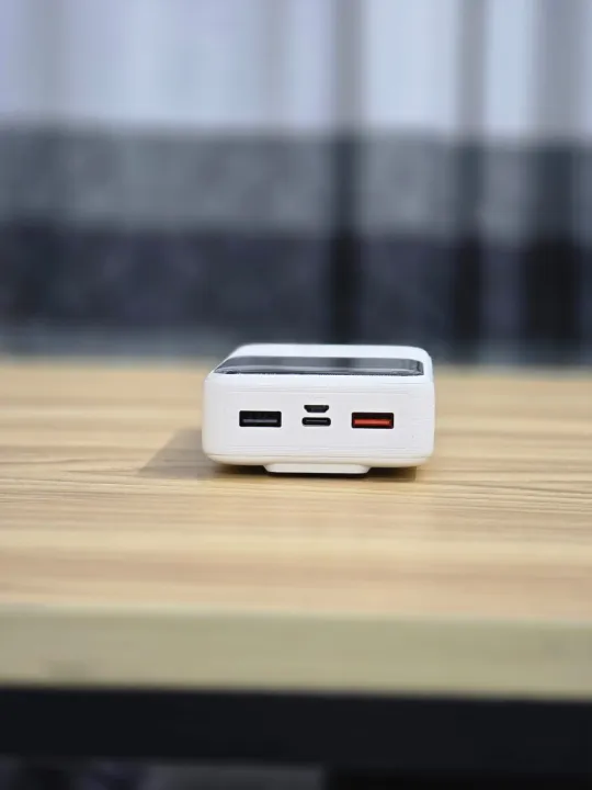 Good%20Cool%2020000mAh%2022.5W%20Fast%20Charging%20Portable%20Power%20Bank%20with%20Built-in%20Cable%20&%20LED%20Digital%20Display%20-%20Minimalistic%20Powerbank%20for%20Type%20C%20&%20iOS%20-%20Image%204