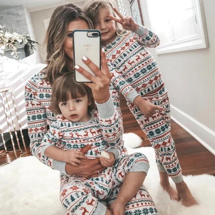 Mommy and Me Xmas New Year Clothes Father Mother Kids Pajamas Set Christmas Family Matching Outfits Look Plaid Deer Mom Baby
