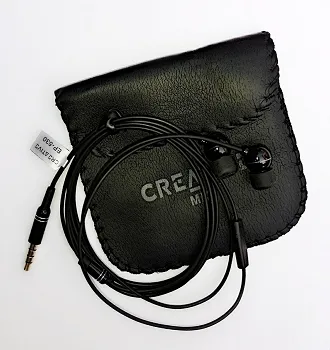 PZX%20C146%20Cylinder%2010400mAh%20Quick%20Dual%20USB%20Stylish%20Power%20Bank-%20Black%20(Free%20CREATIVE%20EP-530%20Earphone)%20-%20Image%204