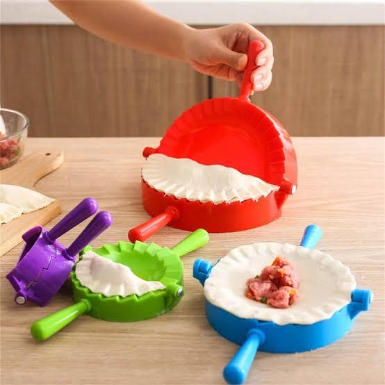 Kitchen%20tools%204%20pcs%20plastic%20dough%20press%20dumpling%20pie%20maker%20-%20Image%202