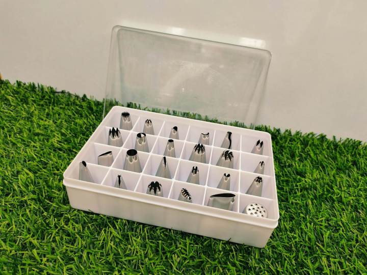 Silver%20Stainless%20Steel%2024%20Pcs%20Cake%20Decorating%20Nozzle%20Set.%20-%20Image%204