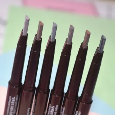 DRAWING%20Eyebrow%20Pencil%20With%20Brush%20-%20Image%205