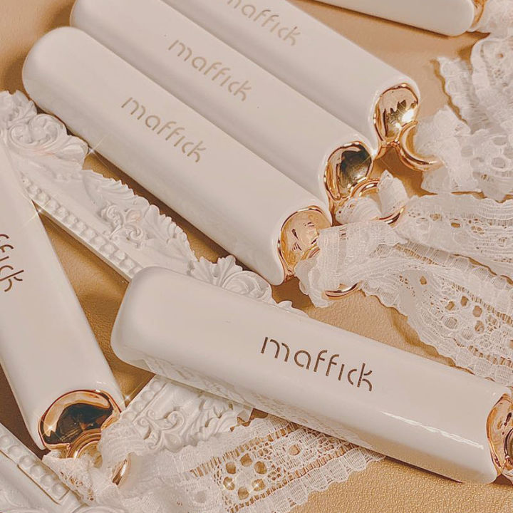 MAFFICK%20Lace%20Honey%20Light%20Mist%20Matte%20Lipstick%20Velvet%20matte%20lipstick%20with%20a%20long-lasting%20matte%20finish%20that%20is%20not%20easy%20to%20fade%20-%20Image%204
