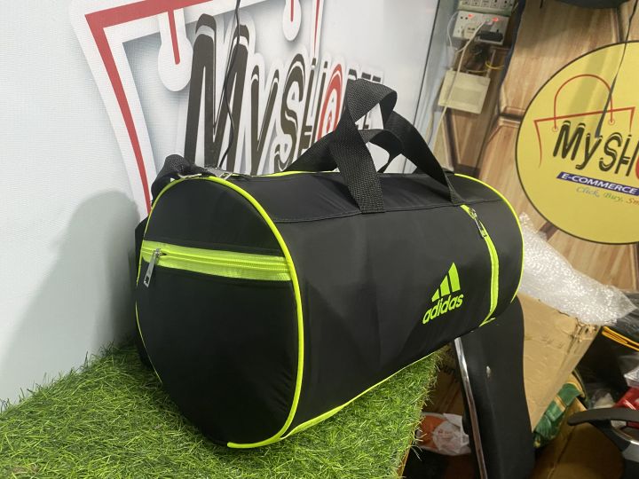 Sports%20and%20Gym%20Bag%20-%2018/9%20inch%20Black%20Color%20Fitness%20Gym%20Bag%20-%20Image%203