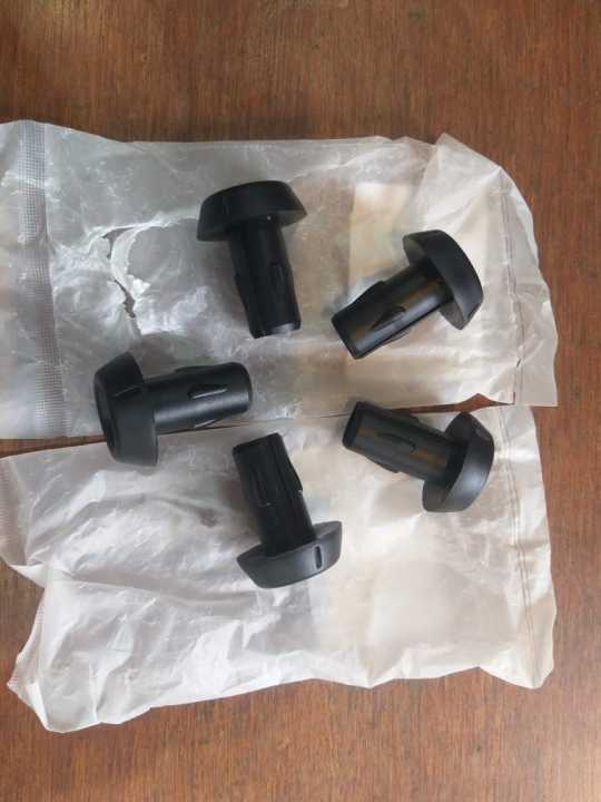 Motorcycle%20Handle%20Rubber%20Gutka%202%20Piece%20For%20Zixxer%20Or%20Zixxer%20SF%20Bike%20-%20Image%202