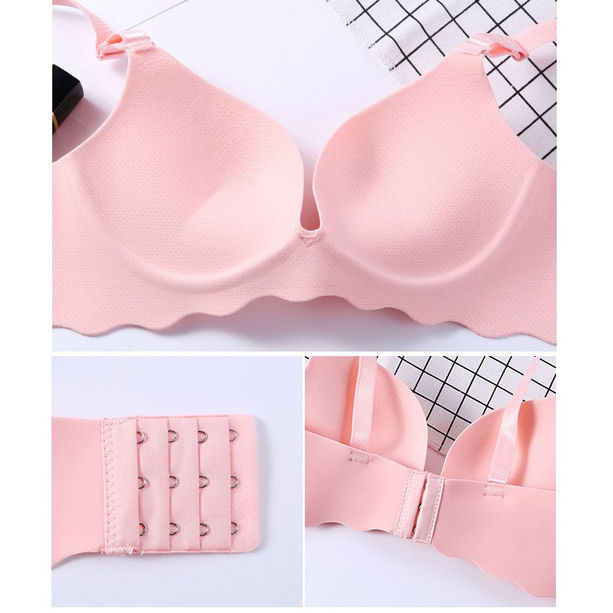 China%20Foam%20Bra%20for%20Women%20and%20Girls%20-%20Body%20Fitting,%20Comfortable%20Foam%20Cup%20Bra%20with%20Adjustable%20Closure%20-%20Image%203