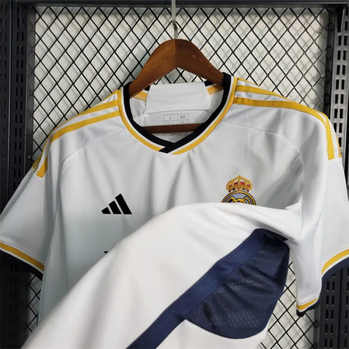 Real%20Madrid%20Thai%20Premium%20Home%20Kit%20-%20Image%202