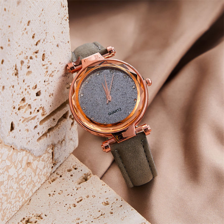 Douyin%20drainage%20watch%20women's%20high-end%20sense%20fashion,%20waterproof,%20simple%20temperament,%20light%20luxury,%20personality%20ins,%20new%20women's%20watches%20-%20Image%207