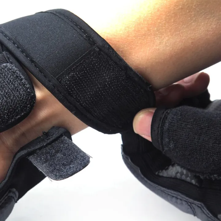 Fitness%20Adult/Men%20Half%20Finger%20Fighting%20Boxing%20Gloves%20Leather%20MMA%20Punch%20BAG%20Gloves%20Kick%20Boxing%20Muay%20Thai%20Karate%20Hand%20Wraps%20Gym%20-%20Image%205