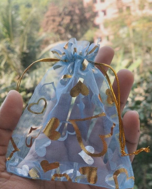 9*12%20cm%20Organza%20Pouch%20bag%20%7C%20Mini%20Gift%20Bag%20%7C%20Mesh%20Bag%20Multi%20Darwable%20Organza%20Bags%20Small%20Love%20Design%20Wedding%20Favor%20Gift%20bag%20Jewellery%20Packaging%20Bags%20-%20Image%203