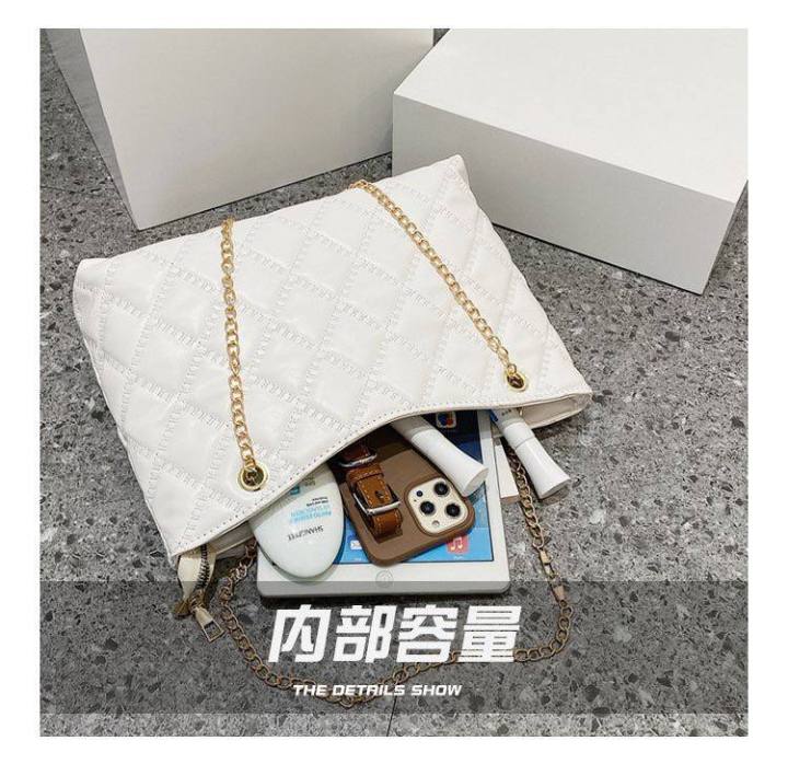 Latest%20Trend%20Elegant%20and%20Ladies%20Handbag%20-WHITE%20Bag%20-%20Image%202