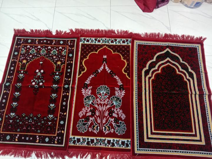 Beautiful%20Prayer%20Jaynamaz%20-%20Made%20in%20Turkey%20Soft%20Velvet%20Prayer%20Mat,%20Rug,%20Jaynamaz%20From%20-%20Suba%20International.%20-%20Image%203