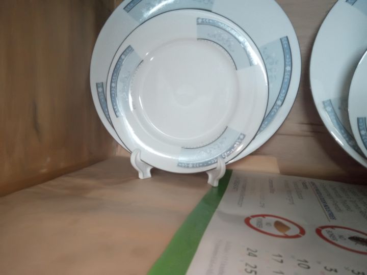 6%20inch%20display%20plate%20stand%2012%20pieces%20-%20Image%202