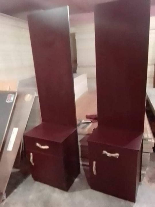 Dressing%20table%20.Size-L-%2018+%20W-%2014%20+%20H-%2067%20inch%20Use%20Office%20&%20Home%20-%20Image%204