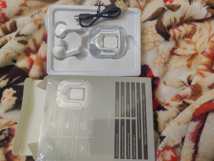 Ultrapods%20Pro%20True%20Wireless%20Earbuds%20with%20Transparent%20%20Display%20Design%20Water%20Proof%20by%20amazing%20accessories%20%20Bluetooth%205.3%20-%20Earbuds%20-%20Image%204