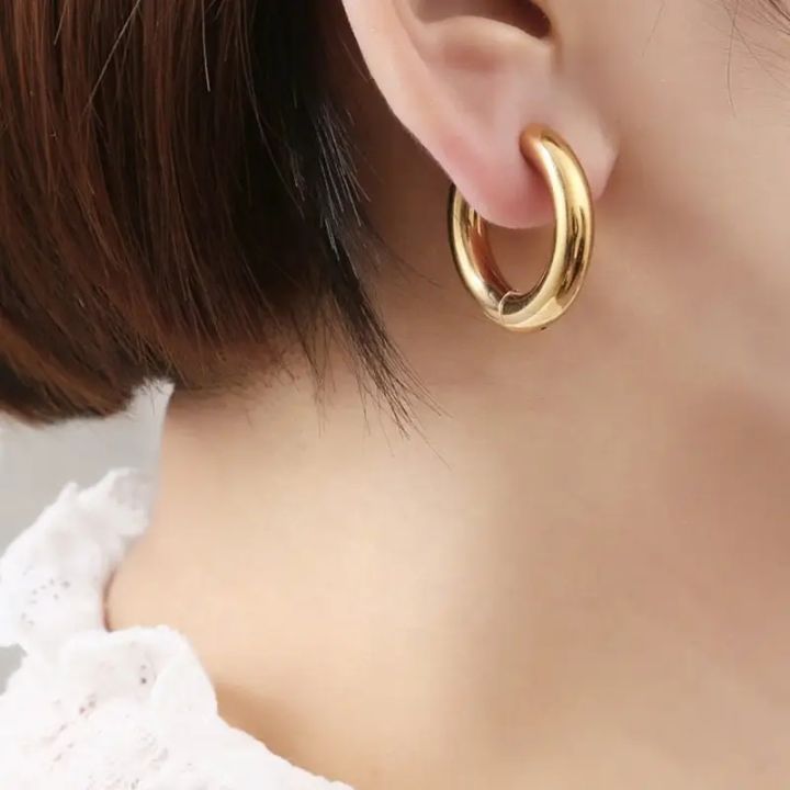 Stylish%20Round%20Earrings%20for%20Man%20&%20Women%20-%20Image%204